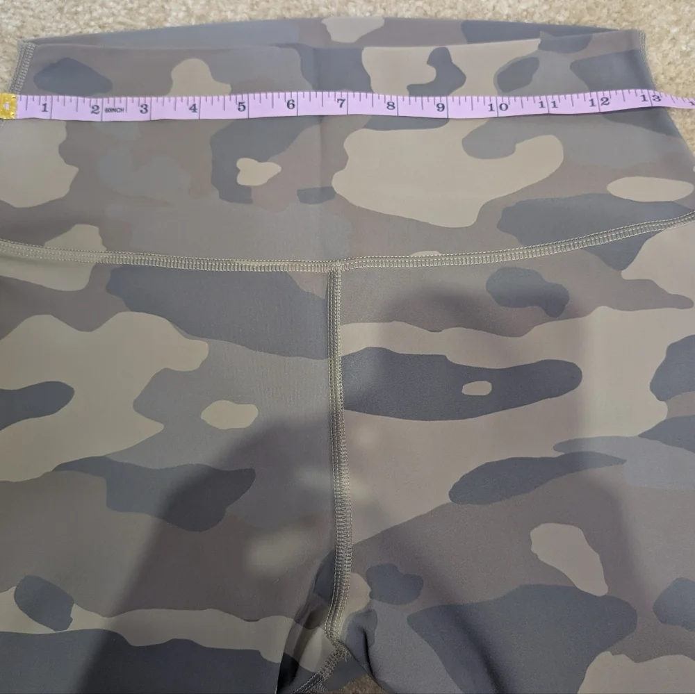 Alo Yoga Putty Camo High Rise Vapor Leggings - Size Large Full Length NWOT - Picture 6 of 9